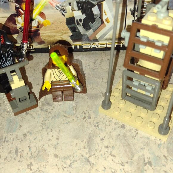 Like New Lego Star Wars Lightsaber Duel, Retired, w original box & instructions - Picture 9 of 10